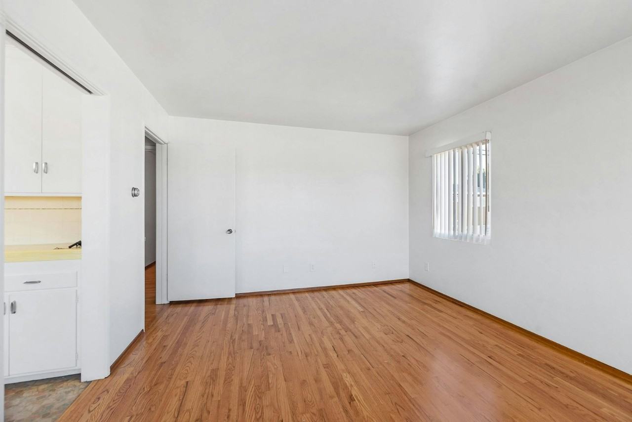 4342 Iowa Street, Unit 4348 1/2 - Photo 3 of 24