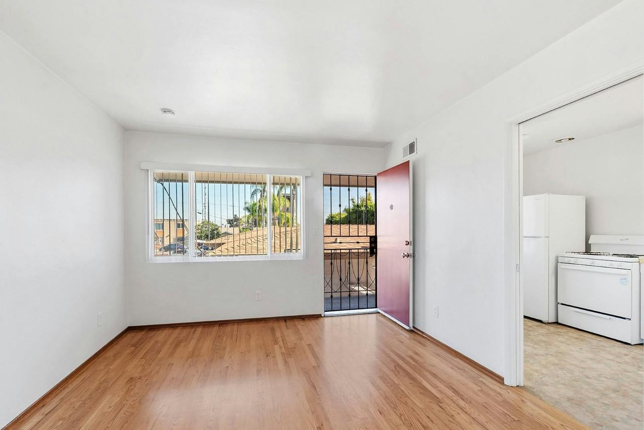 4342 Iowa Street, Unit 4348 1/2 - Photo 5 of 24