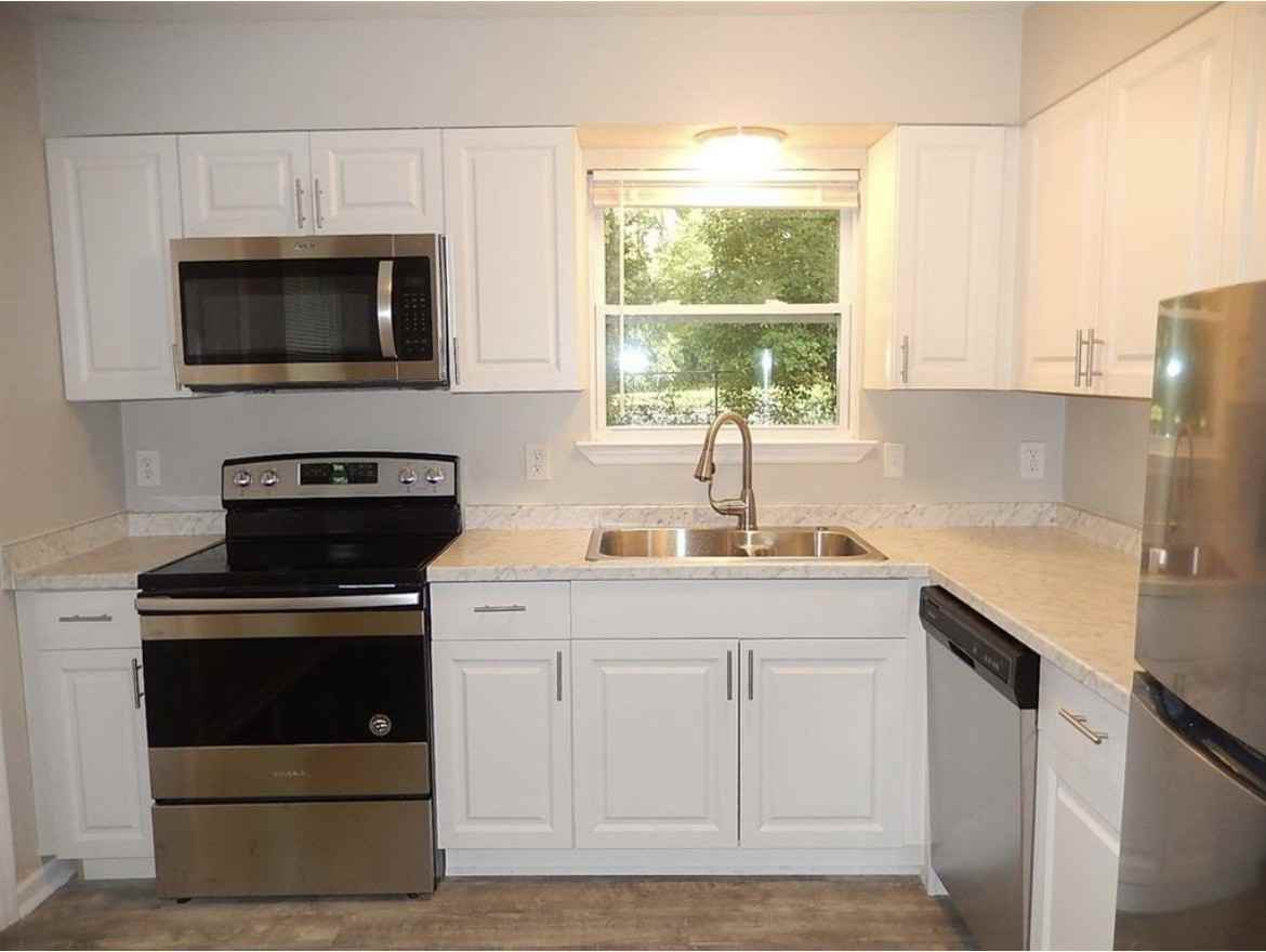 1901 Crosby Court, Unit B - Photo 3 of 13