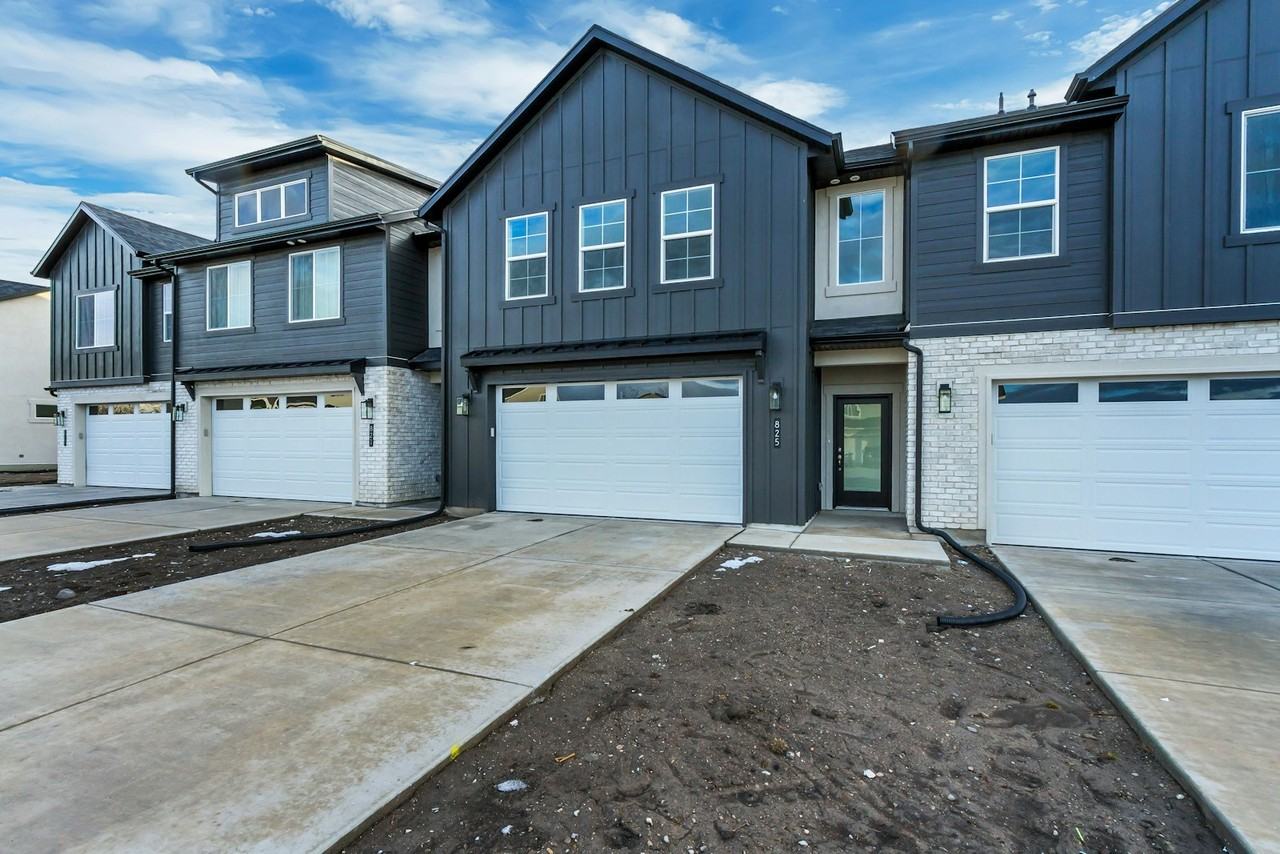 825 W 700 S - Photo 3 of 32