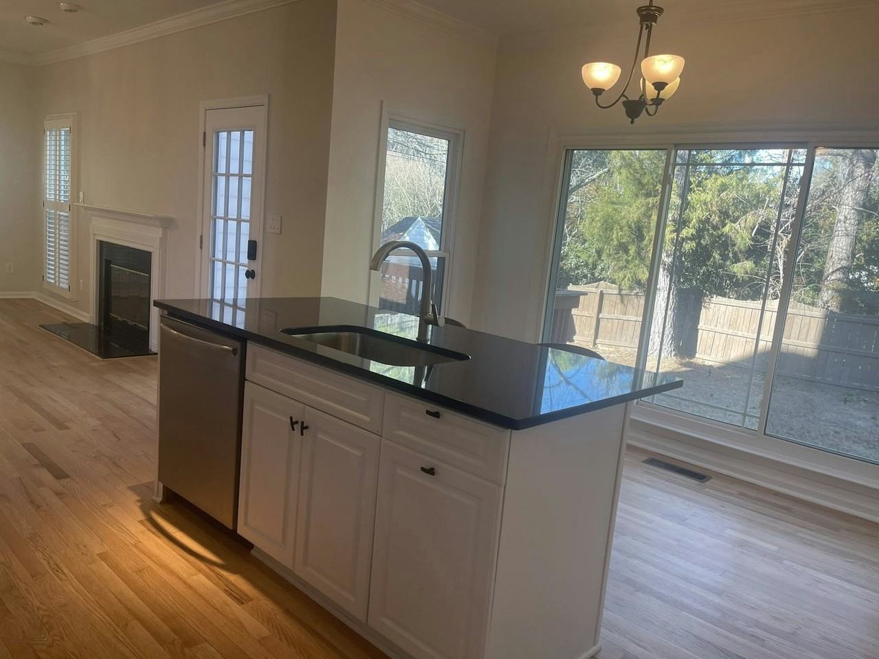 2428 Havershire Dr - Photo 5 of 39