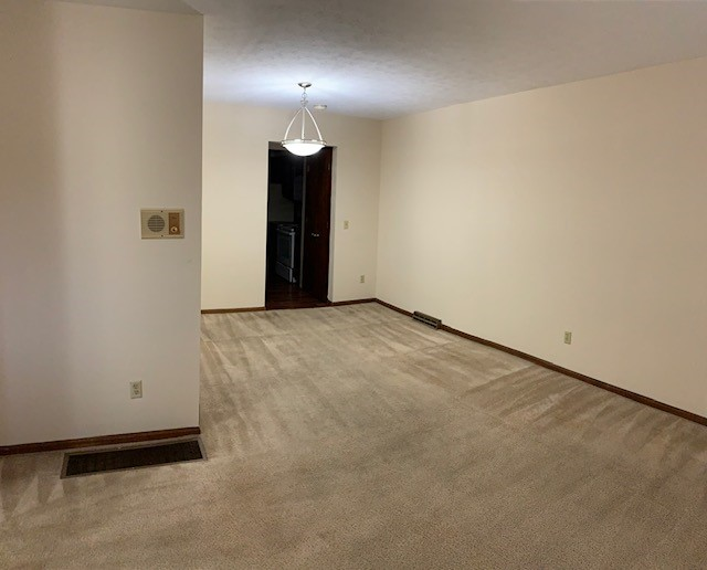 4539 Sandringham Dr - Photo 3 of 10