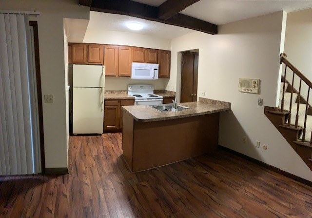 4539 Sandringham Dr - Photo 4 of 10