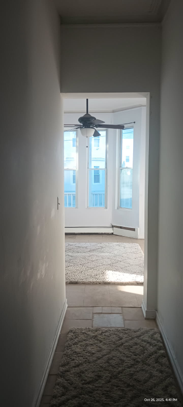 650 Cranston St - Photo 3 of 10