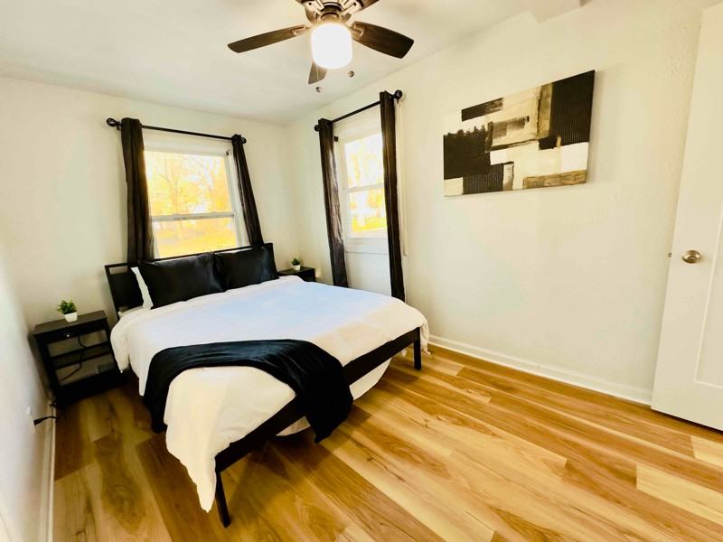 1316 Whiting St Sw - Photo 4 of 9