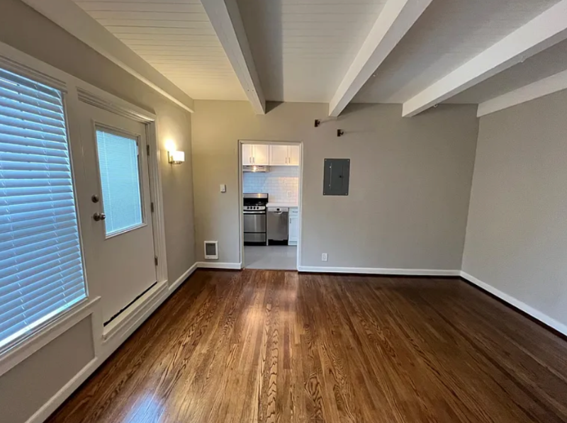 421 Summit Ave E #301 - Photo 5 of 11