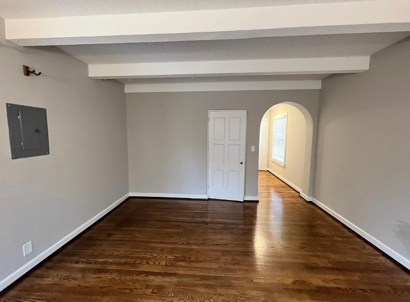 421 Summit Ave E #301 - Photo 7 of 11