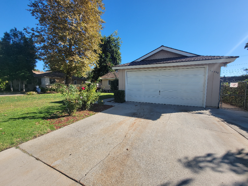 13550 Leadwell St - Photo 3 of 21