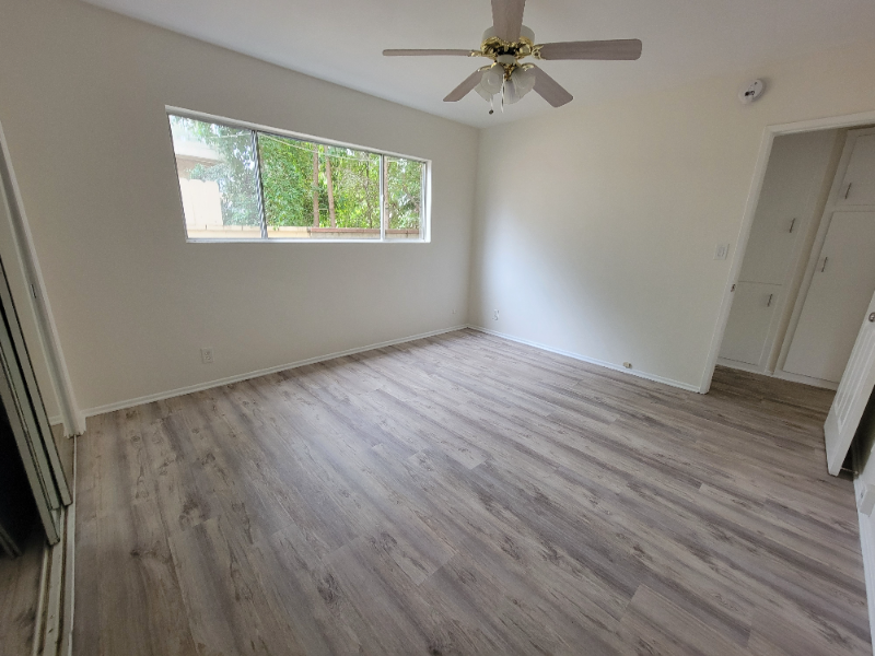 13556 Wyandotte St #1 - Photo 7 of 13