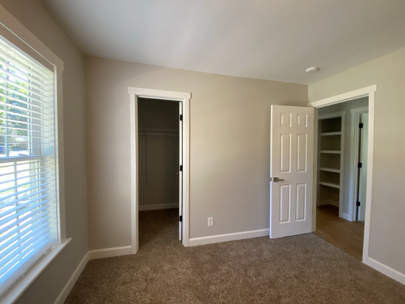 220 Archdale Dr - Photo 2 of 14