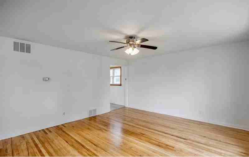 345 W Signal Hill Rd - Photo 3 of 16