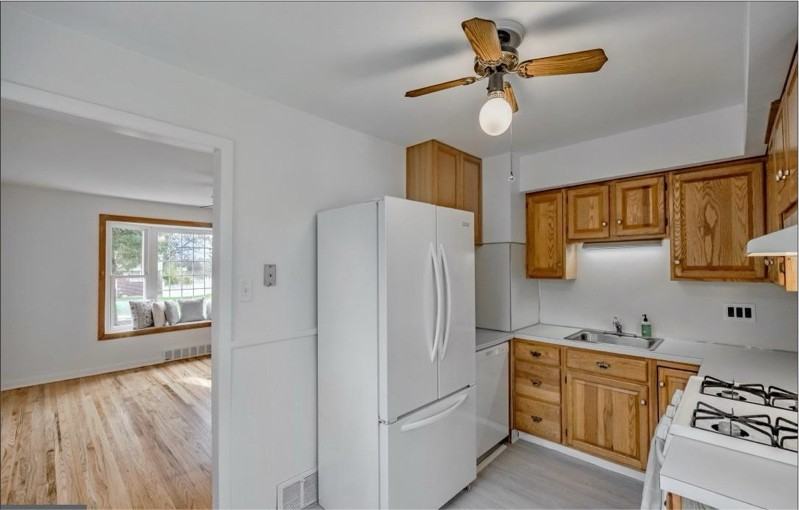 345 W Signal Hill Rd - Photo 4 of 16