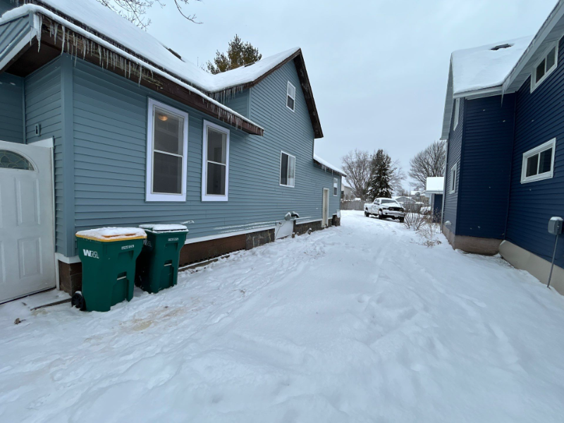 2106 Thomas St - Photo 2 of 15