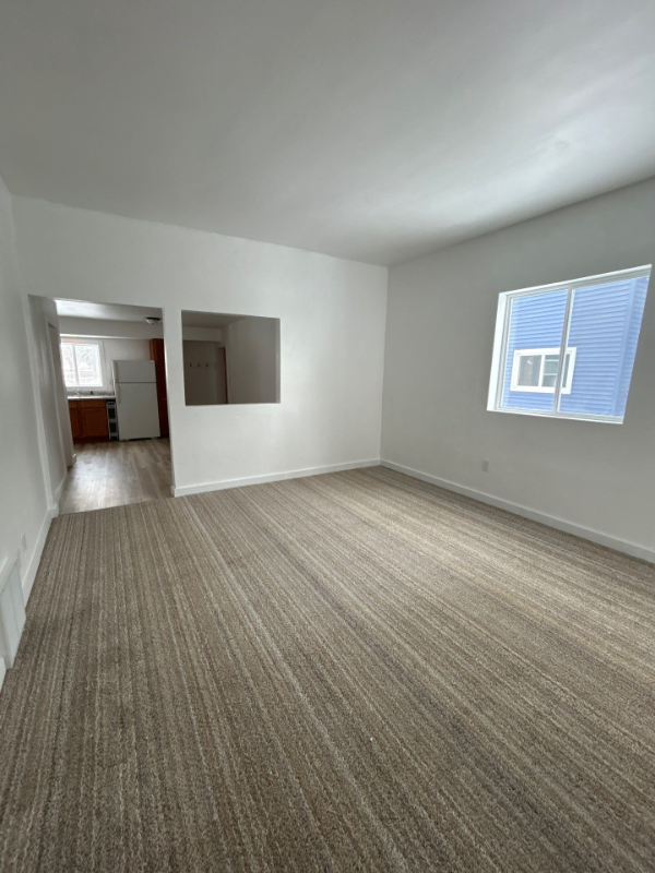 2106 Thomas St - Photo 4 of 15