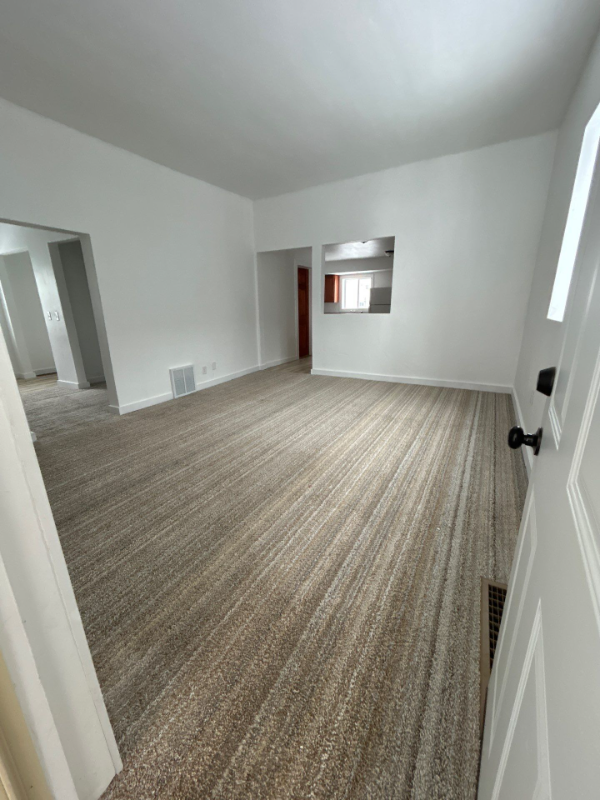 2106 Thomas St - Photo 5 of 15