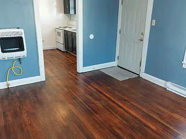 226 1/2 Clyde St - Photo 3 of 9