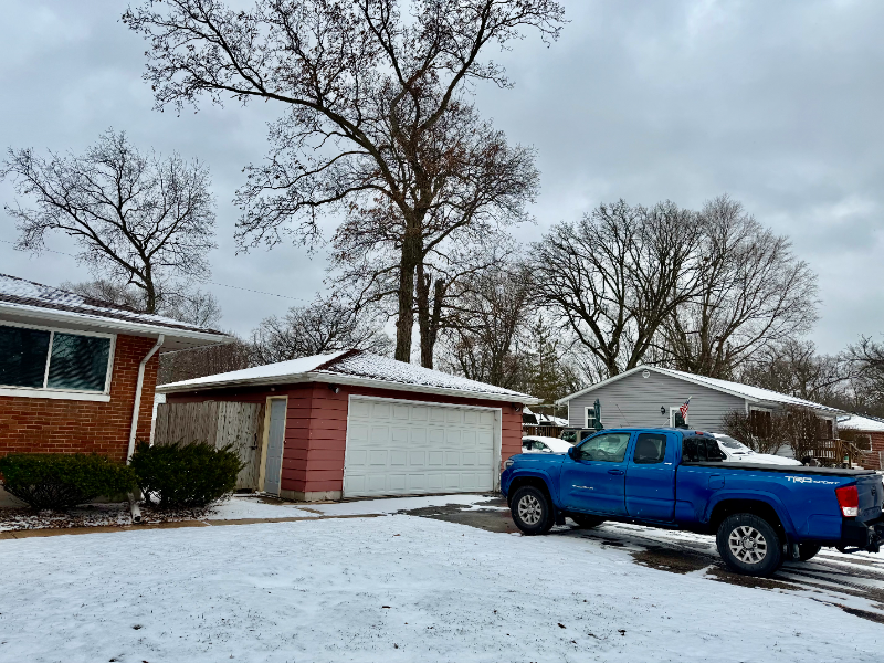 3011 Peterson St - Photo 2 of 17