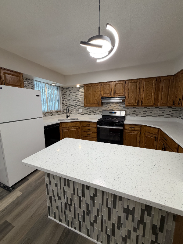 3011 Peterson St - Photo 5 of 17