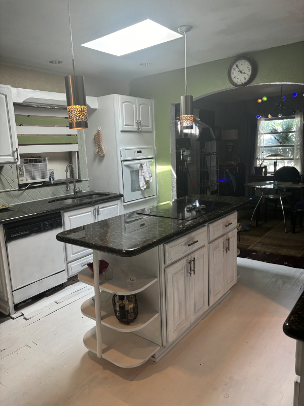 3721 Ne 13th Ave - Photo 2 of 3