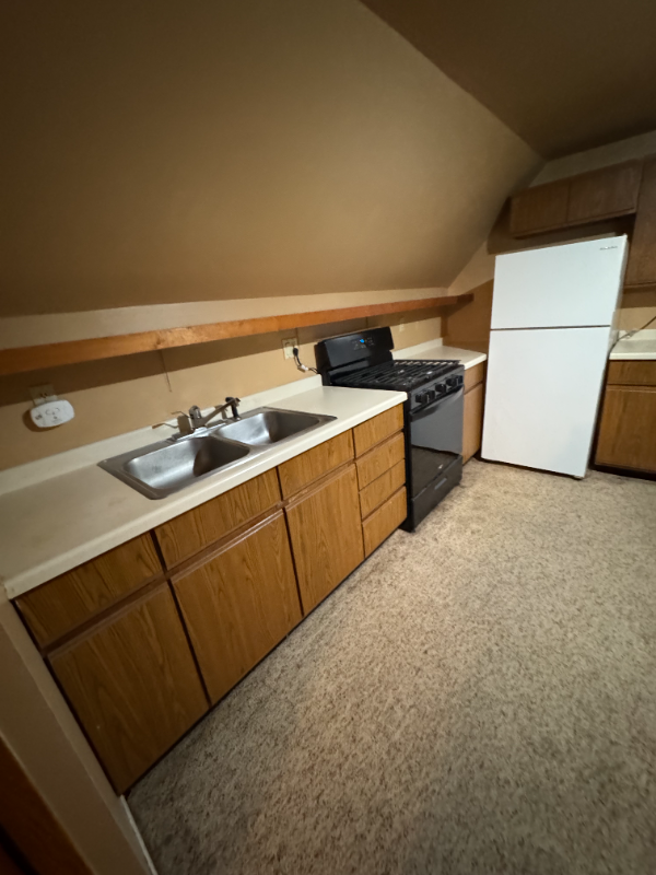 201 N Summit St #2 - Photo 5 of 8