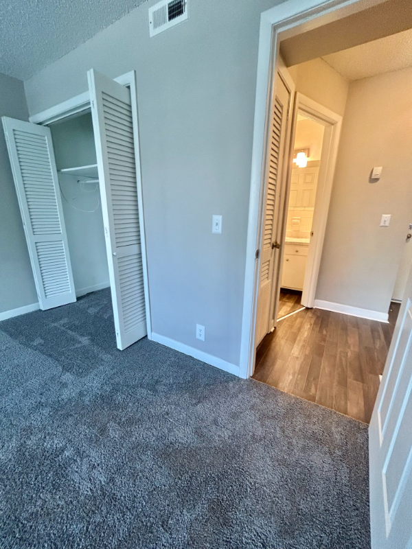 1005 Hickory Hill Ln #B104 - Photo 4 of 12