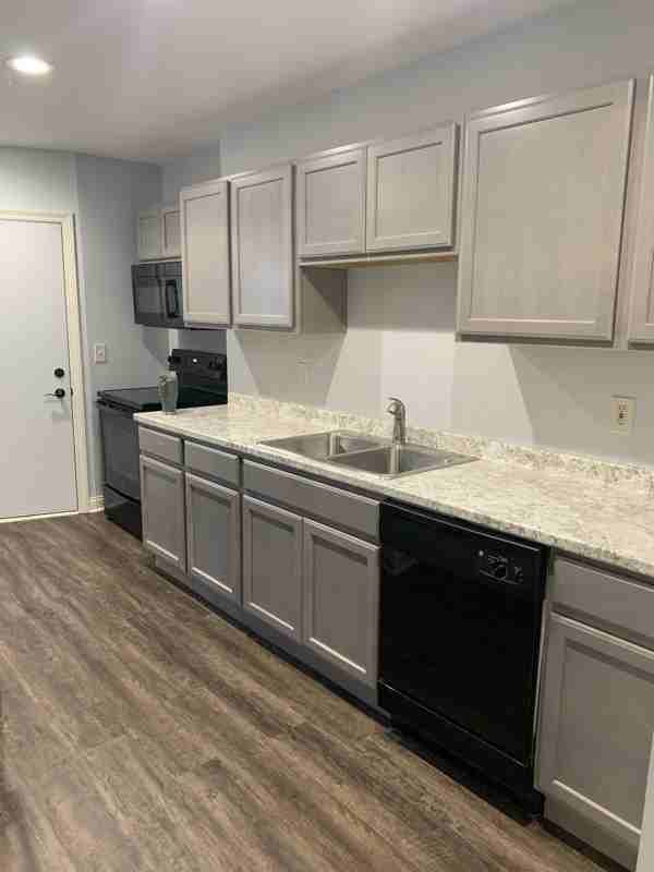 4139 S Dixie Dr - Photo 2 of 10