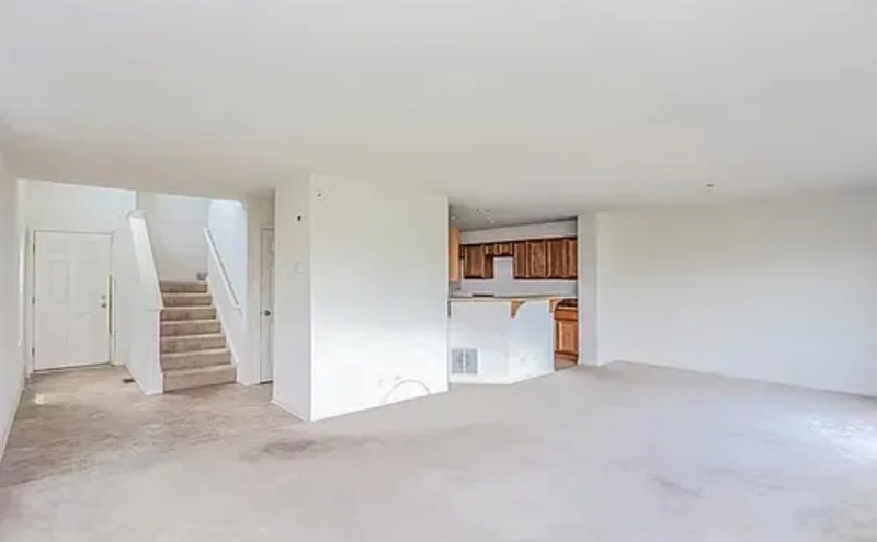 676 Acadia Cir - Photo 3 of 10