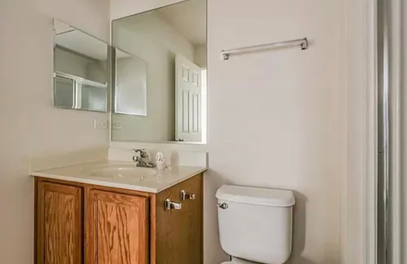 676 Acadia Cir - Photo 6 of 10