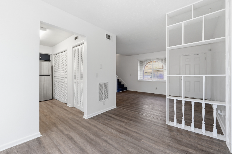 1071/1073 Laurel Ln Nw #1073 - Photo 2 of 20