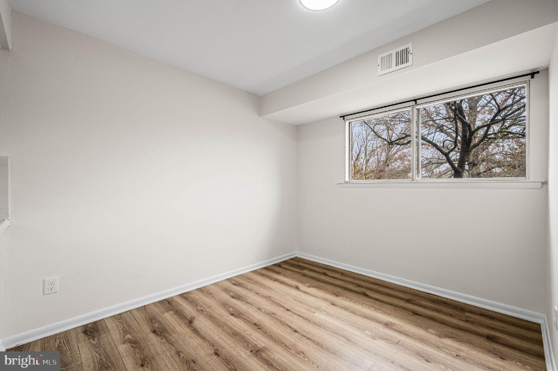 1518 Manley Rd #B20 - Photo 2 of 15