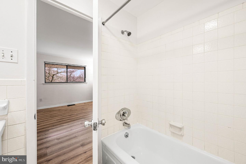 1518 Manley Rd #B20 - Photo 7 of 15