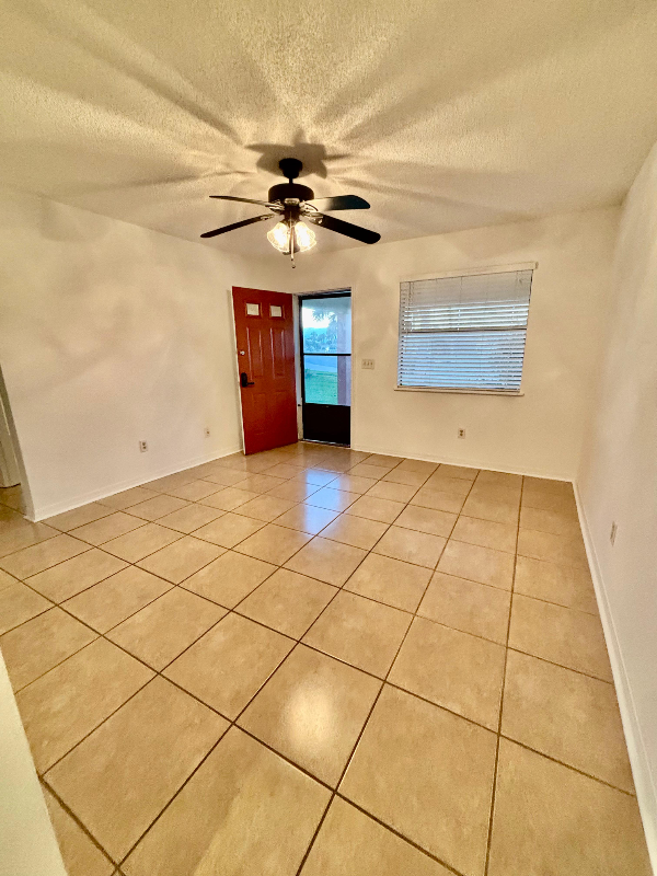 24 Oriole Cir - Photo 3 of 19