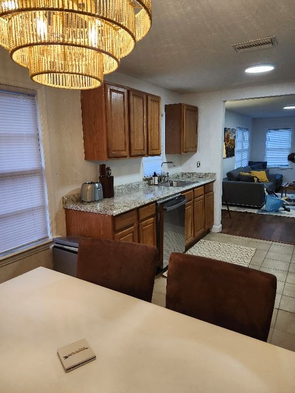 1322 Hiawatha Ave - Photo 2 of 16