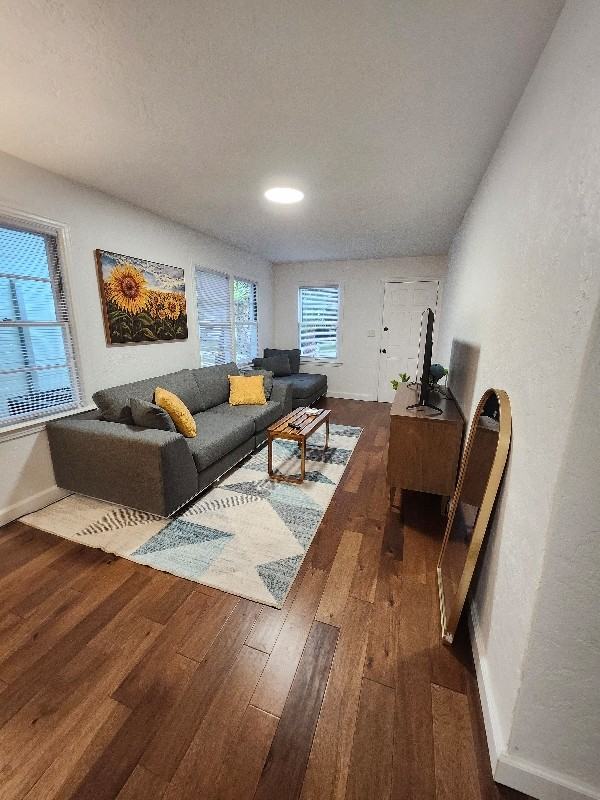 1322 Hiawatha Ave - Photo 7 of 16