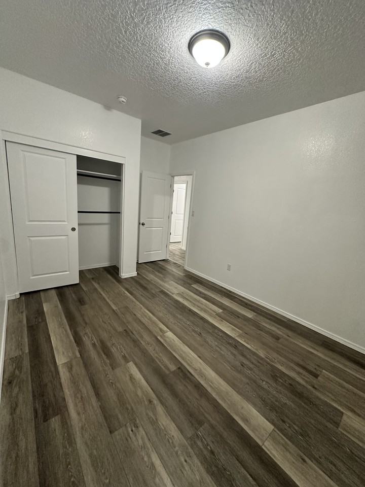 1830 Goldenflare Loop Ne #NA - Photo 4 of 10