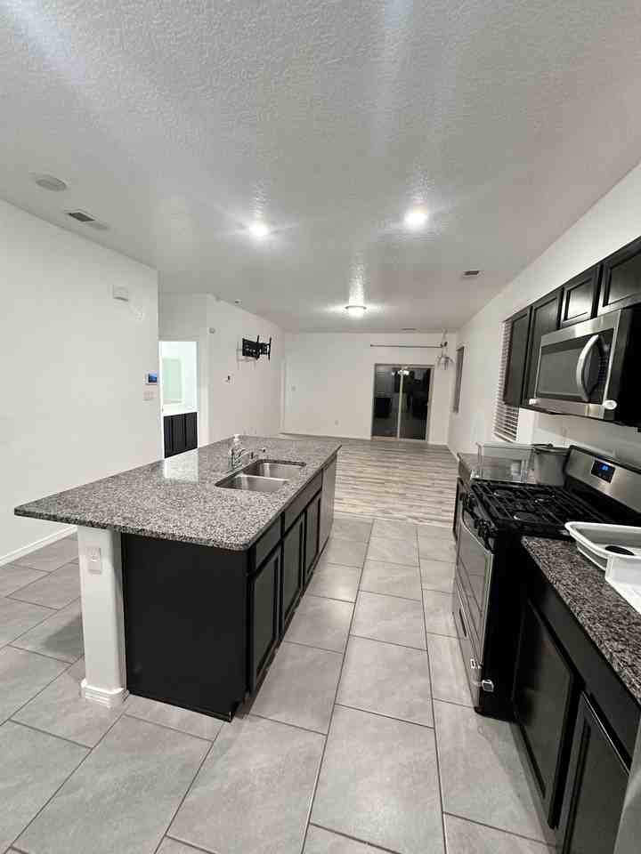 1830 Goldenflare Loop Ne #NA - Photo 5 of 10