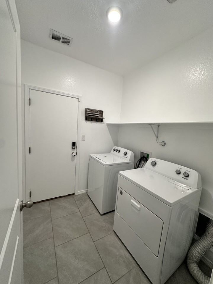 1830 Goldenflare Loop Ne #NA - Photo 7 of 10