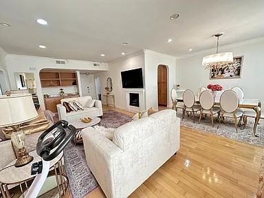 11928 Kiowa Ave #105 - Photo 3 of 20