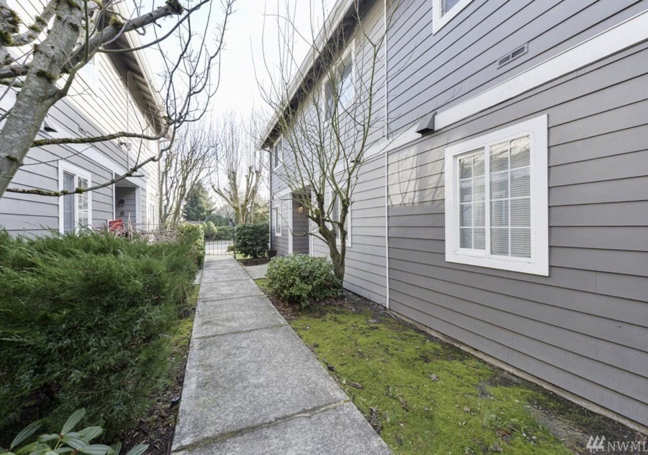 4656 N Pearl St #1 - Photo 2 of 32