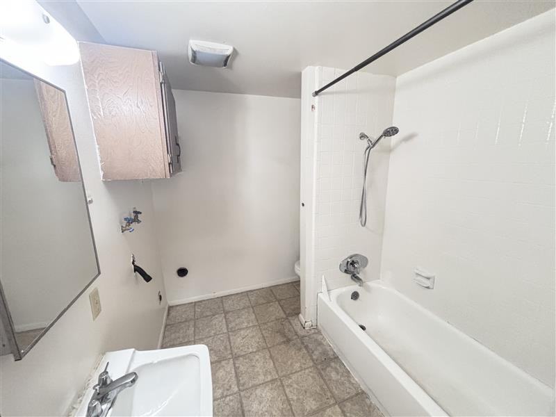 258 North 400 West Street - #6 - Photo 7 of 26