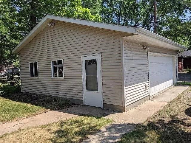 1124 8th Ave Se #NA - Photo 4 of 18