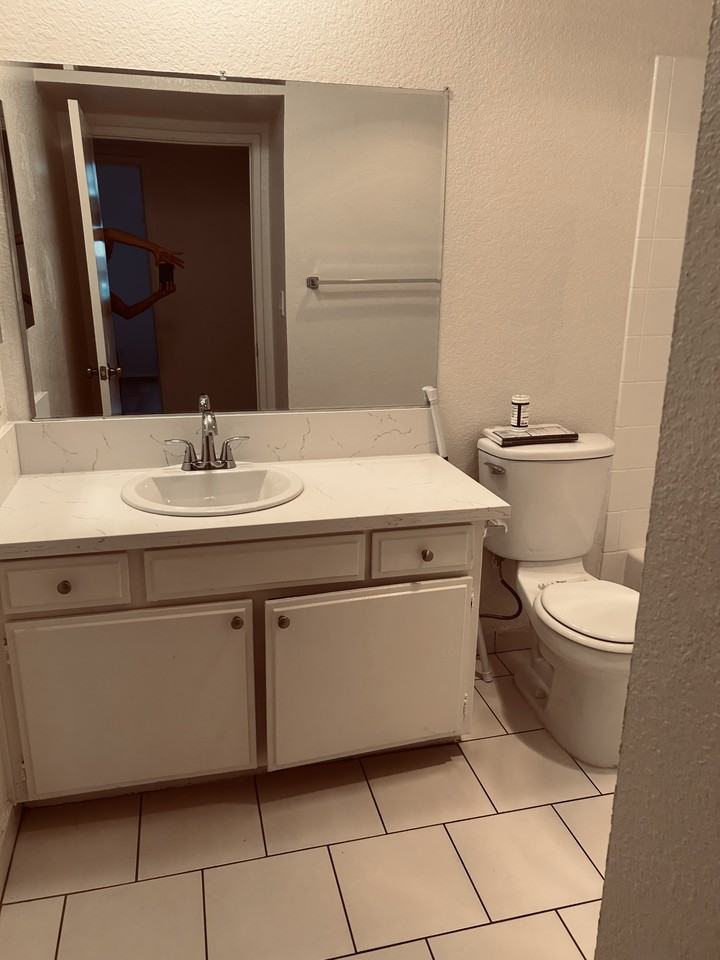 4750 Kester Ave #14 - Photo 3 of 15