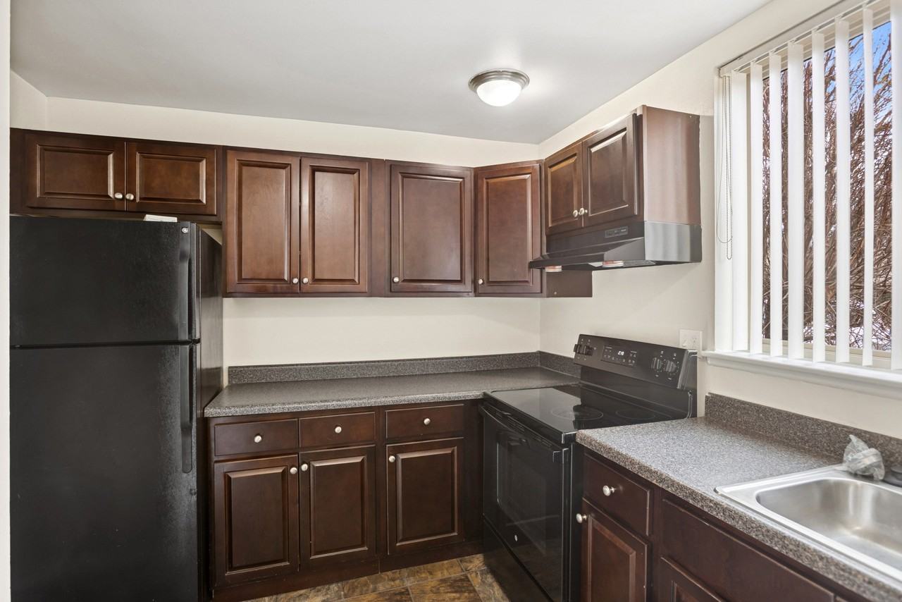 Maplewood Villas - Photo 2 of 50