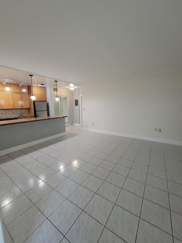 Apex Residence - Photo 2 of 50