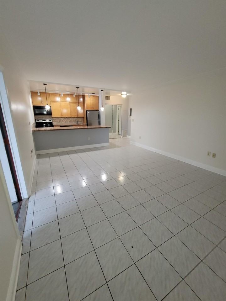 Apex Residence - Photo 3 of 50