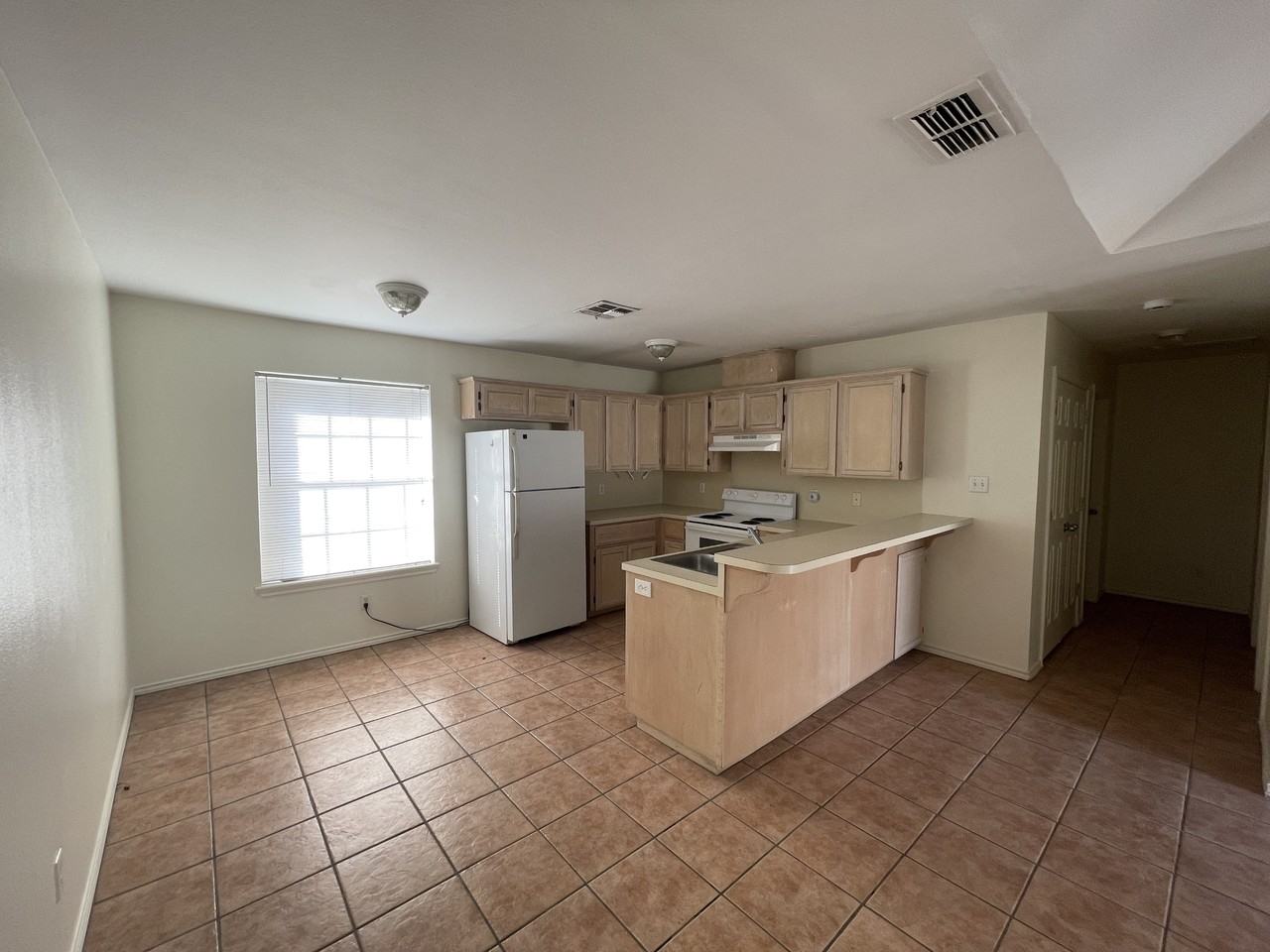 408 East Ulex Avenue - Photo 4 of 10