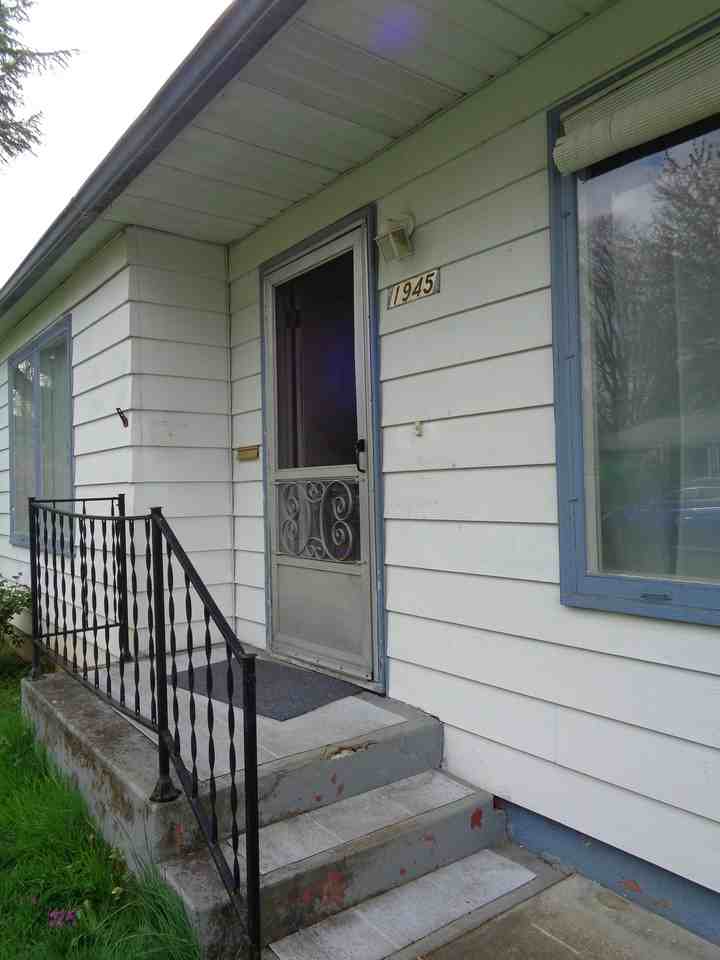 1945 23rd St Ne #1 - Photo 2 of 36