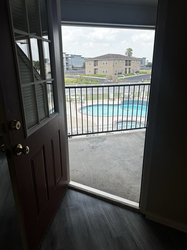 Redbud Place Apartments - Photo 4 of 50