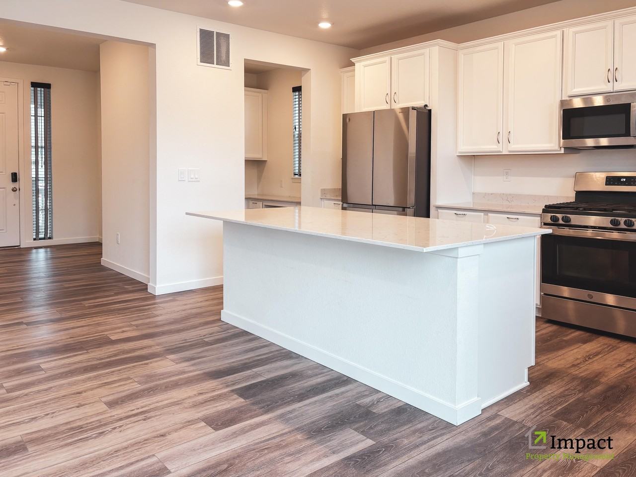 10228 Vaughn St #1 - Photo 4 of 37