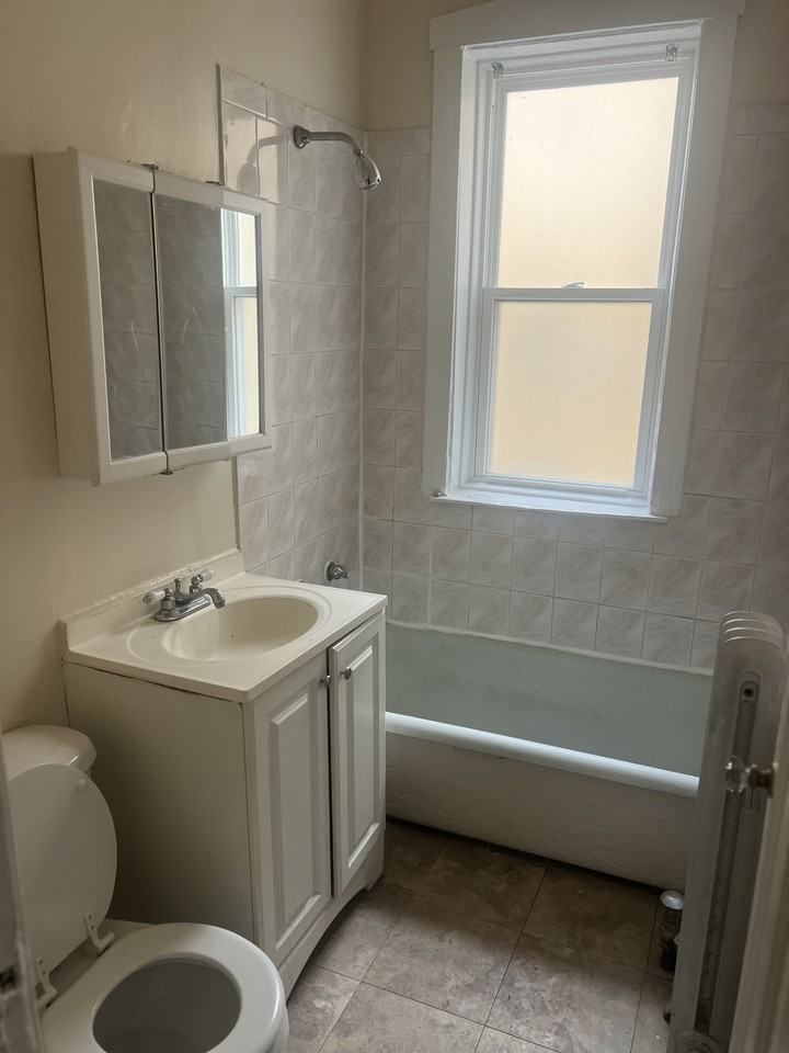 1417 West Elmdale Avenue - Photo 4 of 10